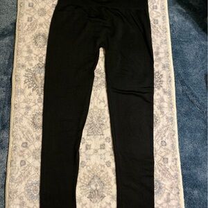A Apparel lined leggings in black size 1X/2X. Warm and comfy.